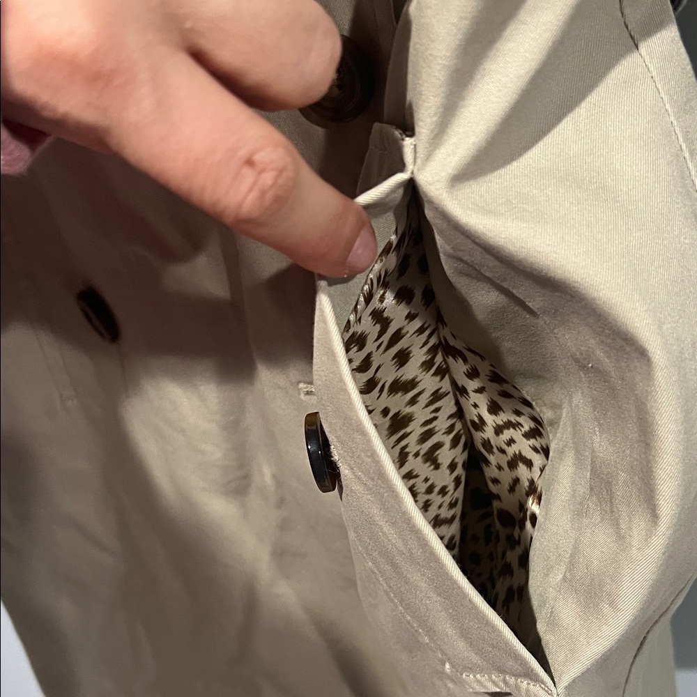 Banana Republic Tan Double-Breasted Trench Coat 🧥 Size Small Belted - Picture 9 of 16